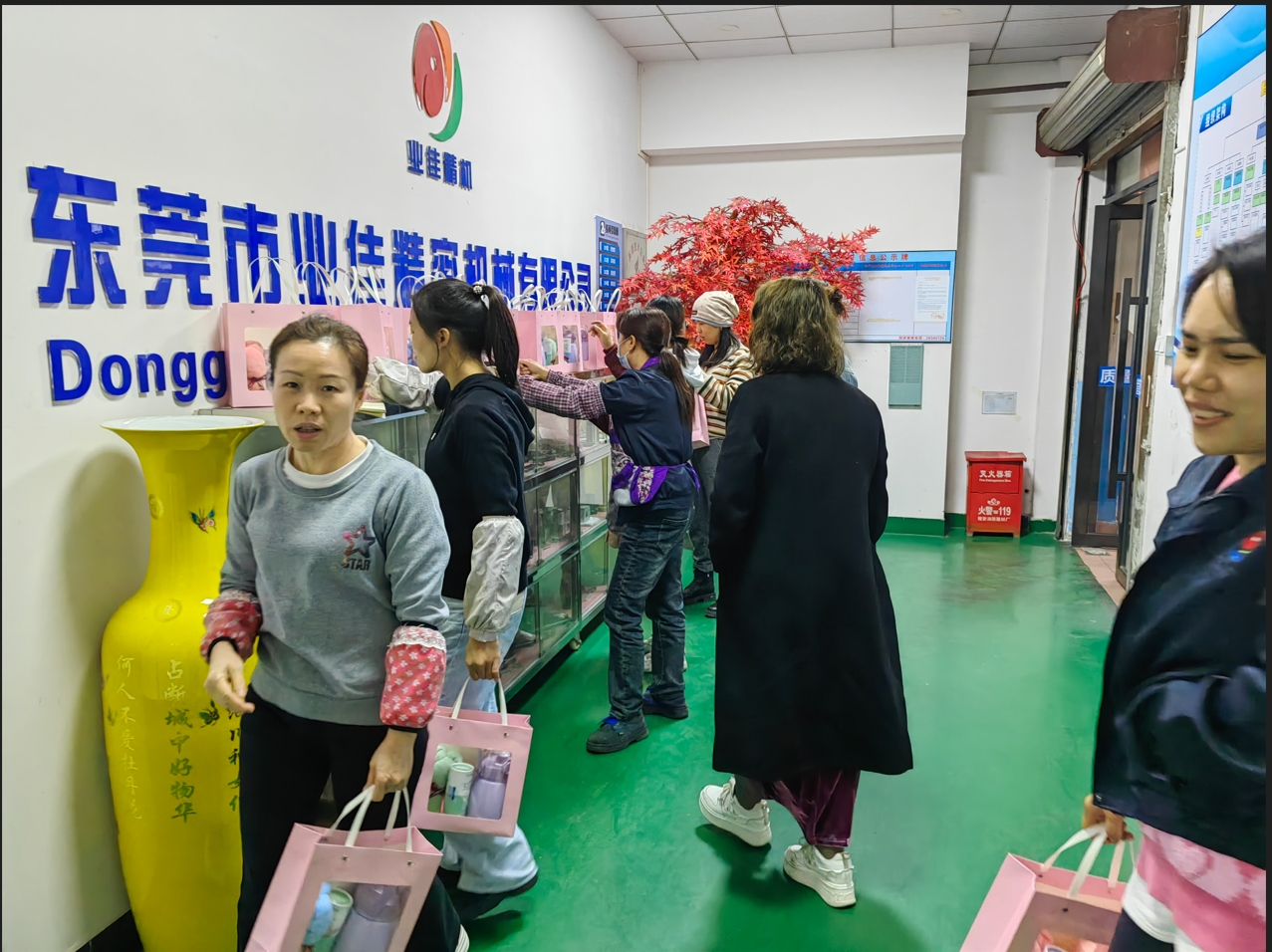 女神節(jié)，東莞市業(yè)佳精密機(jī)械為全體女職工準(zhǔn)備的心意